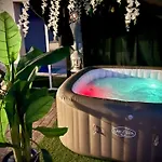 Nature, Evasion, Jacuzzi, Grande Piscine Et Cinema *